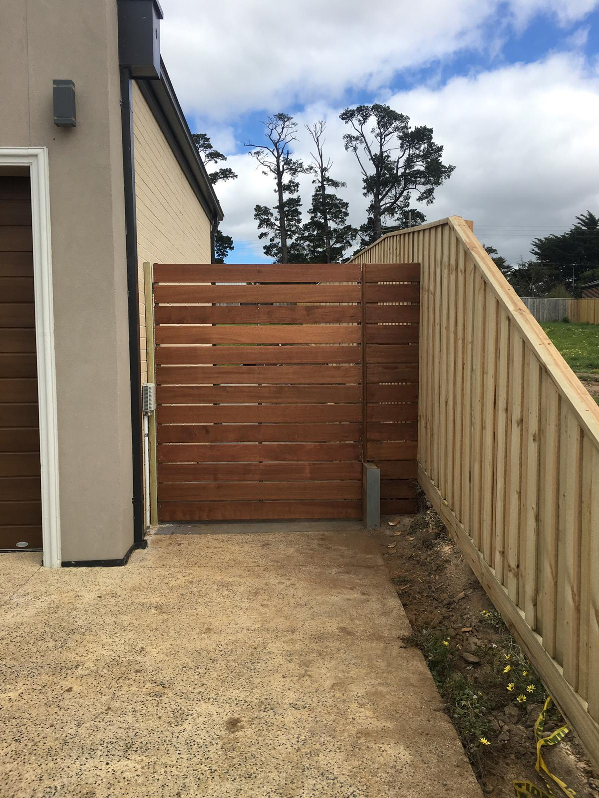 Fencing by Fence contractors Carrum Downs