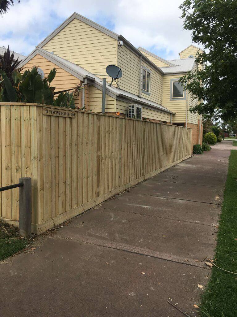 fencing contractors in Melbourne